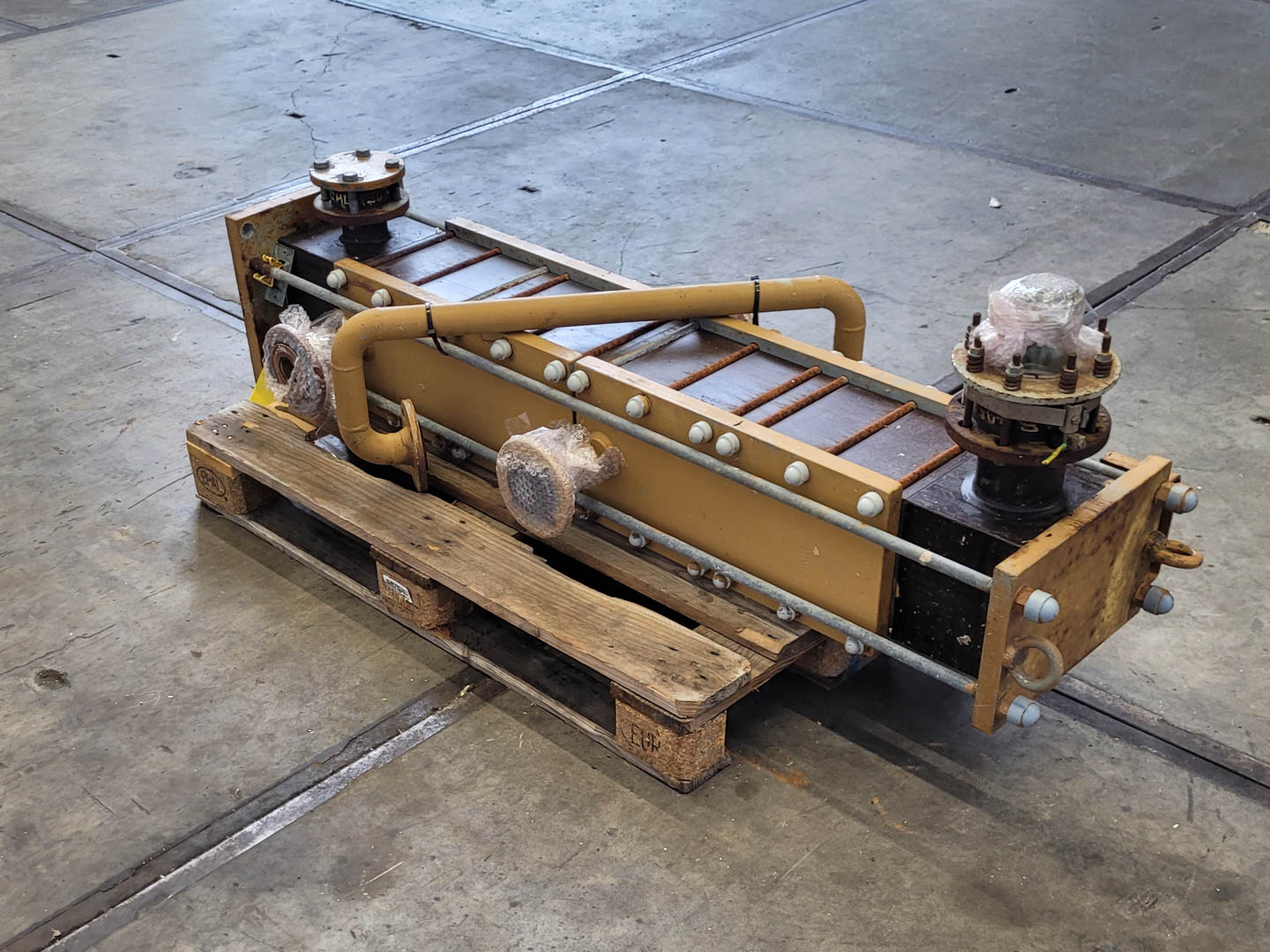 Maschine: VICARB DEUTSCHLAND Block Graphite 2m² - Shell and tube heat exchang Rohrbündelwärmetauscher