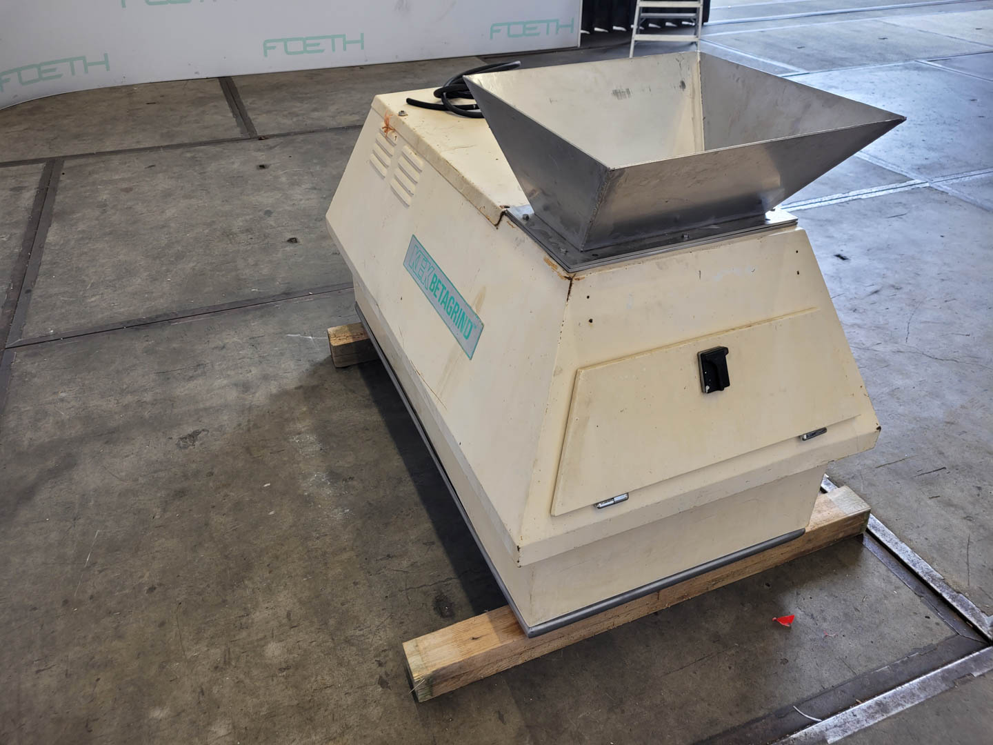 Maschine: KEMUTEC 4808 Betagrind - Sieve granulator Granuliersiebe