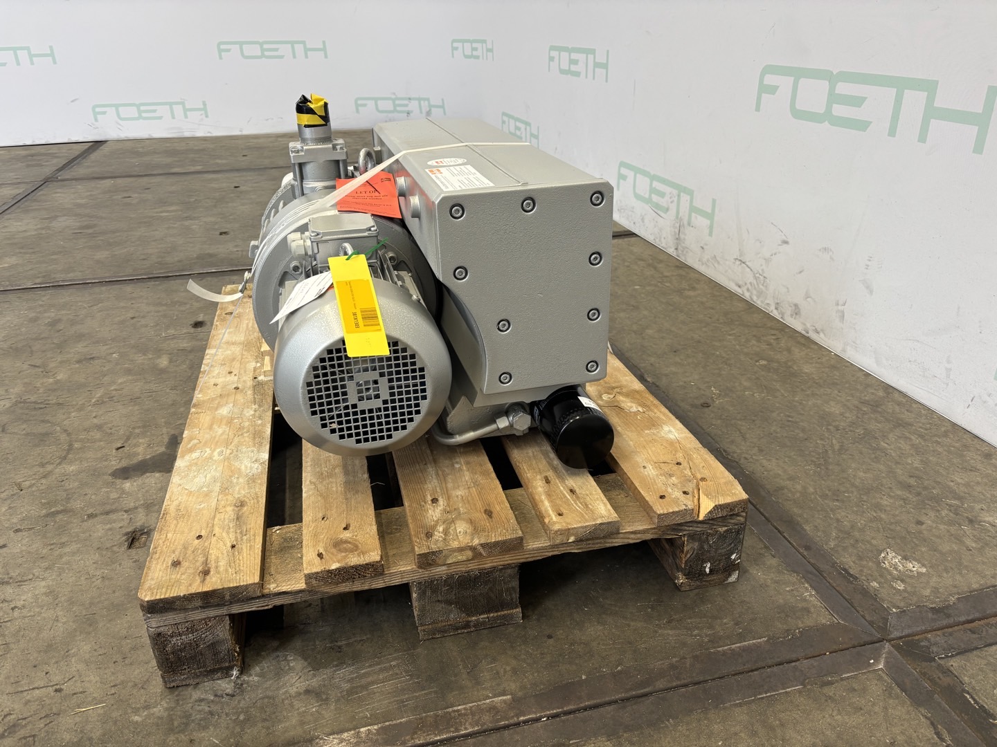 Maschine: BUSCH RA 0205 D 50 l QLXX (not used after refurbishment) Vakuumpumpen