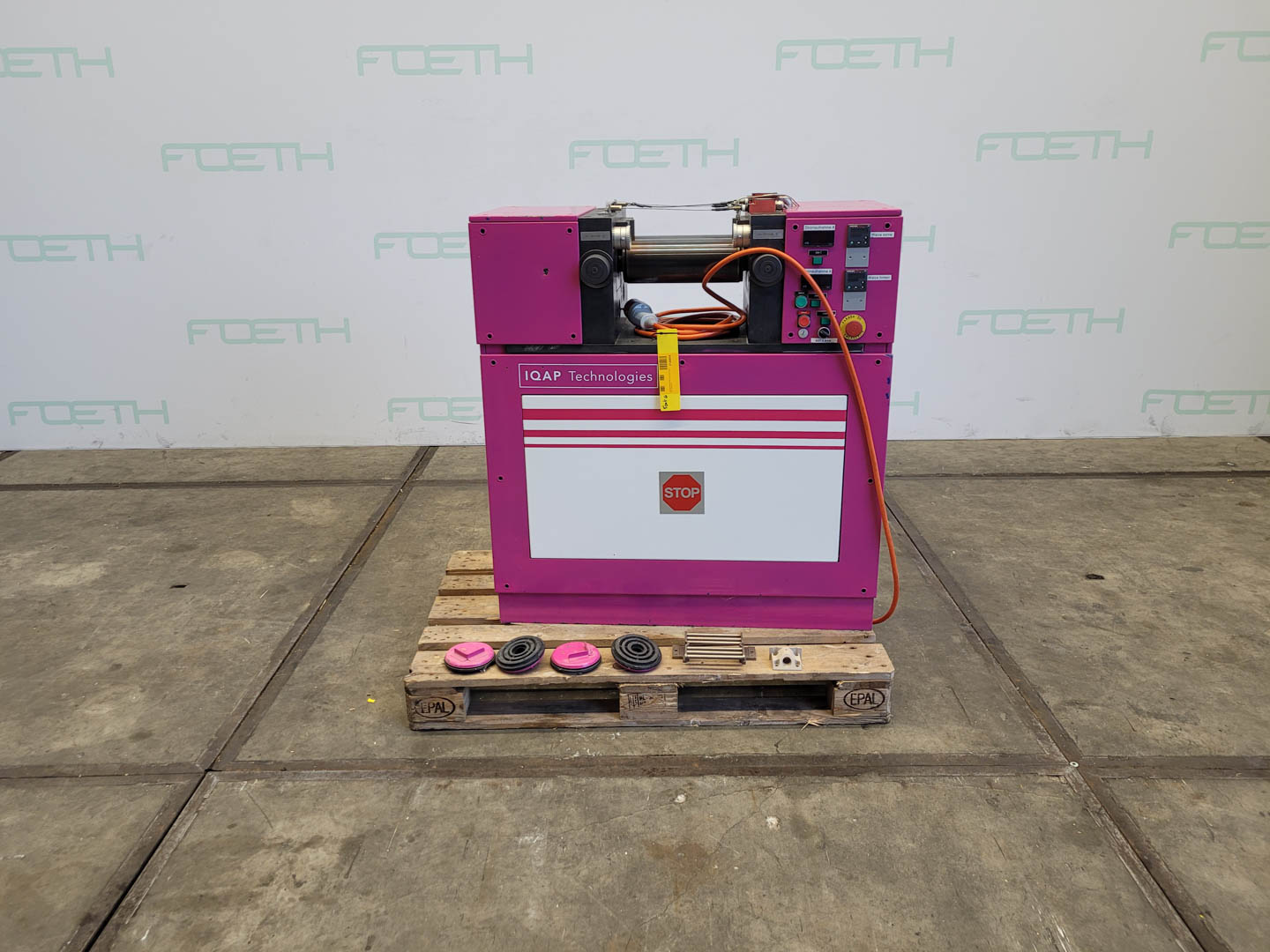 Maschine: IQAP TECHNOLOGIES W110 AP x 350 (two roll mill) - Mixing mill Mischwalzwerke