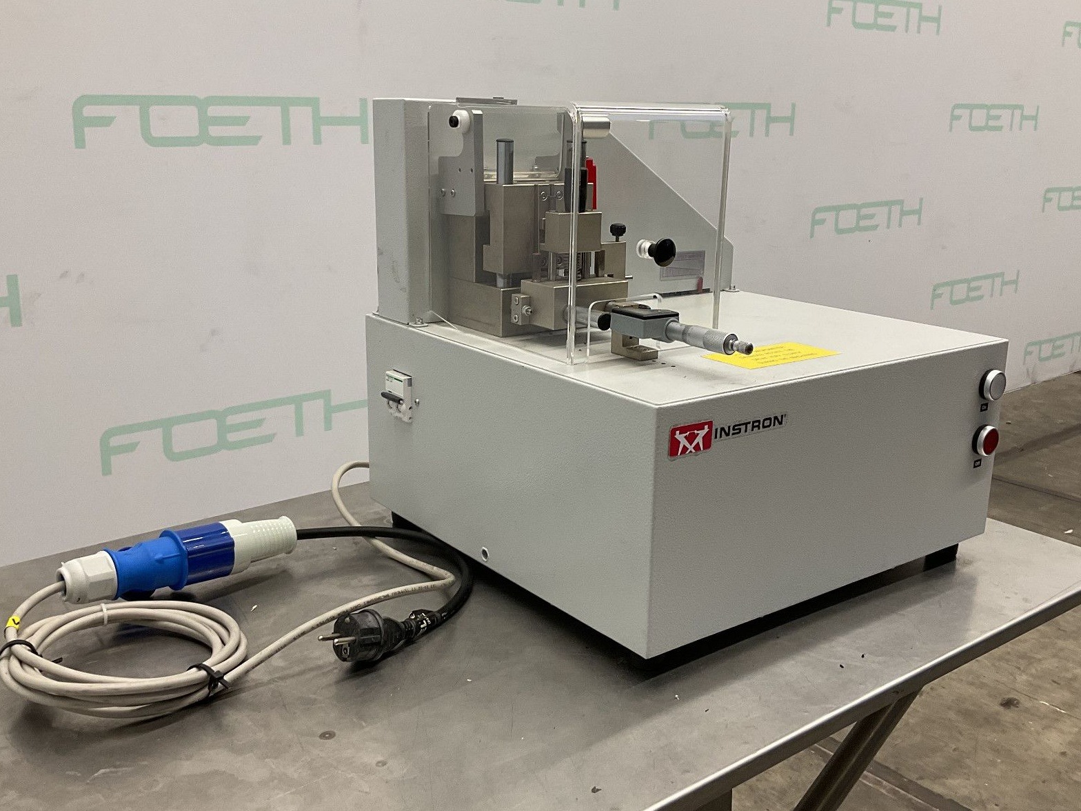 Maschine: ÌNSTRON C-6898-000 CEAST Notching Machine - Viscosity test Viskositätsmesser