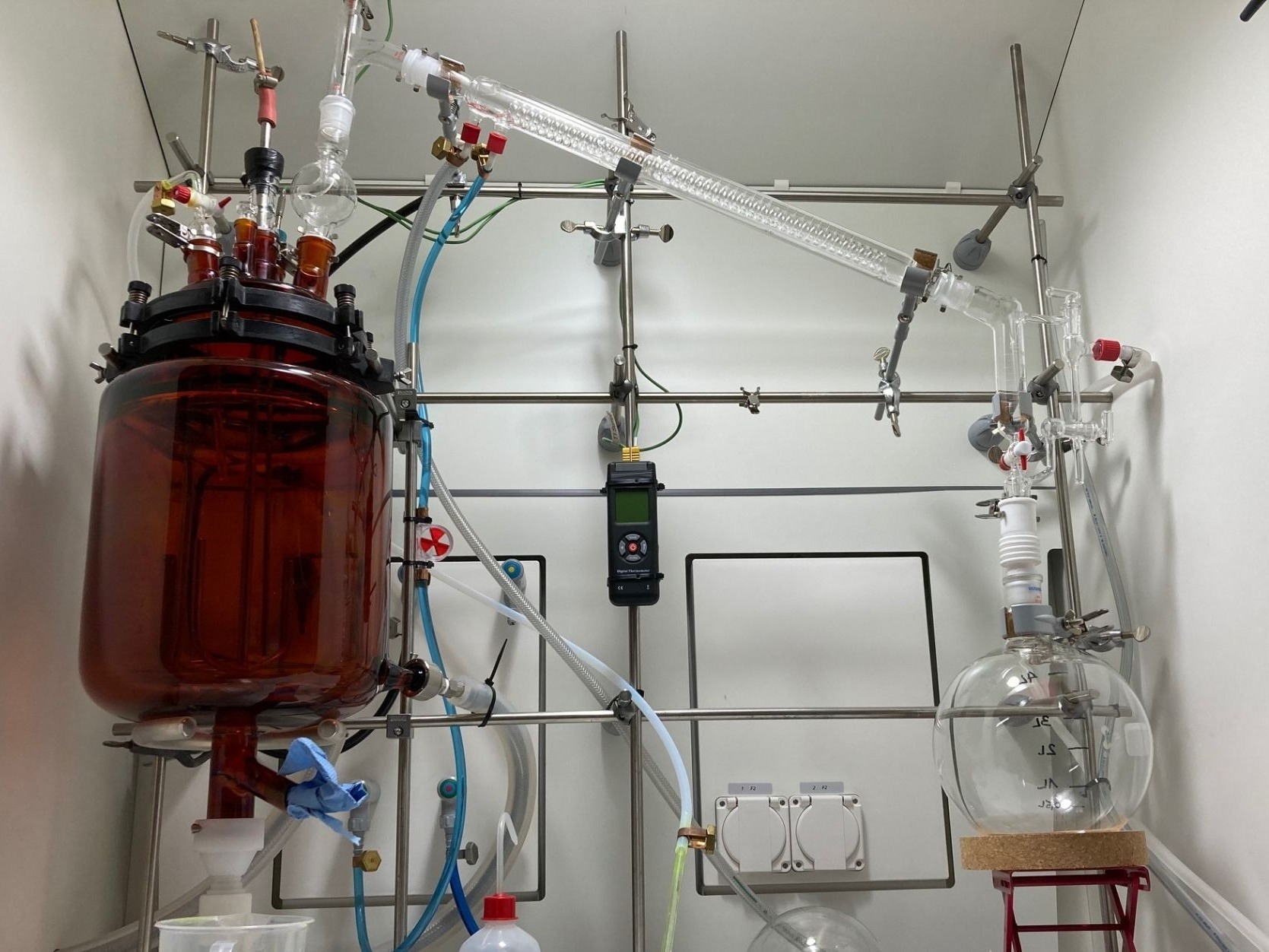 Maschine: SCHMIZO 10 litre Brown glass reactor Skid - Glass-lined Re Emaillierte Reaktoren