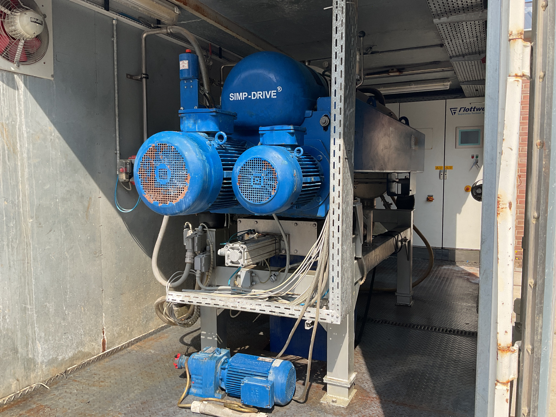 Maschine: FLOTTWEG Z4E-4/451 ( mounted in 20 feet container) - Decant Dekanter