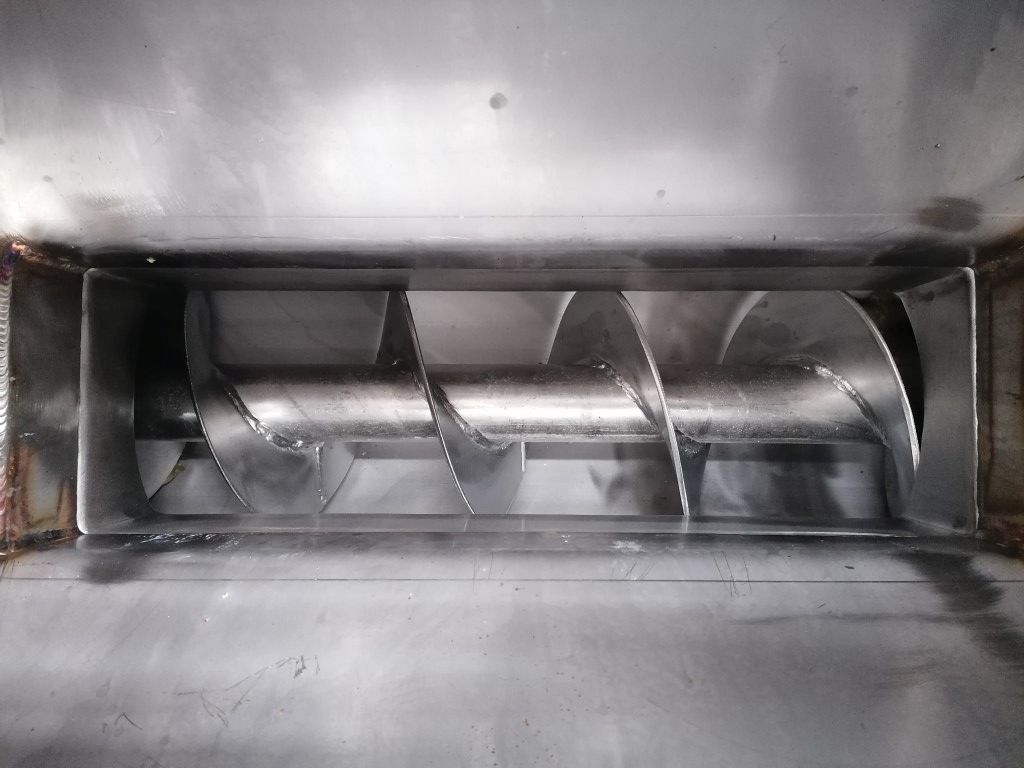 Maschine: TMT Pentas hopper with screw conveyor - Bag dump stati Sackentleerstationen