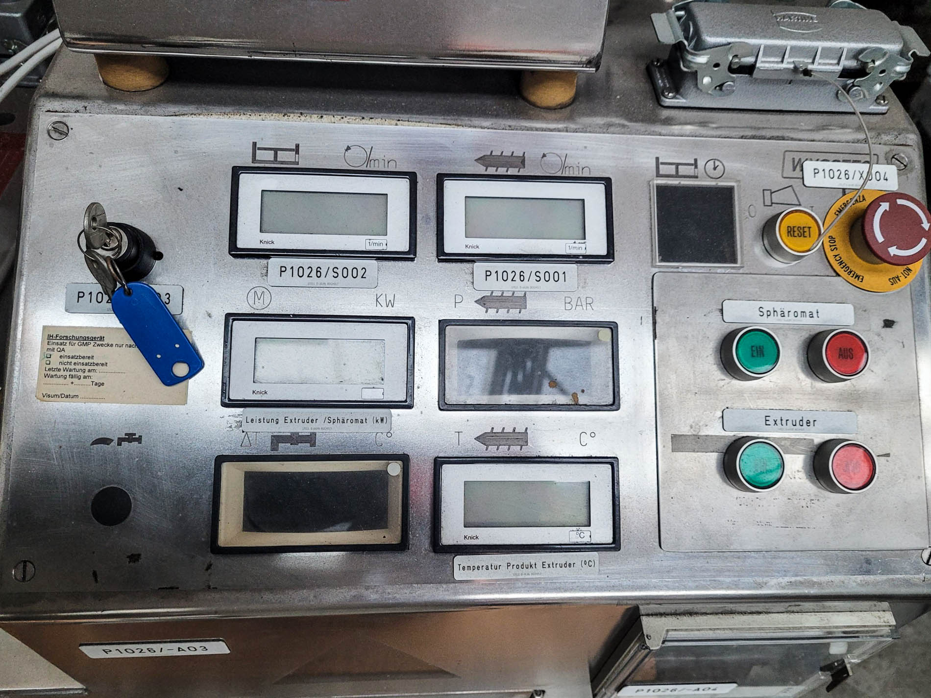 Maschine: WYSSTEC Pharma-Extruder PHARMEX 35 T & Noduliser SPHAEROMA Einschneckenextruder