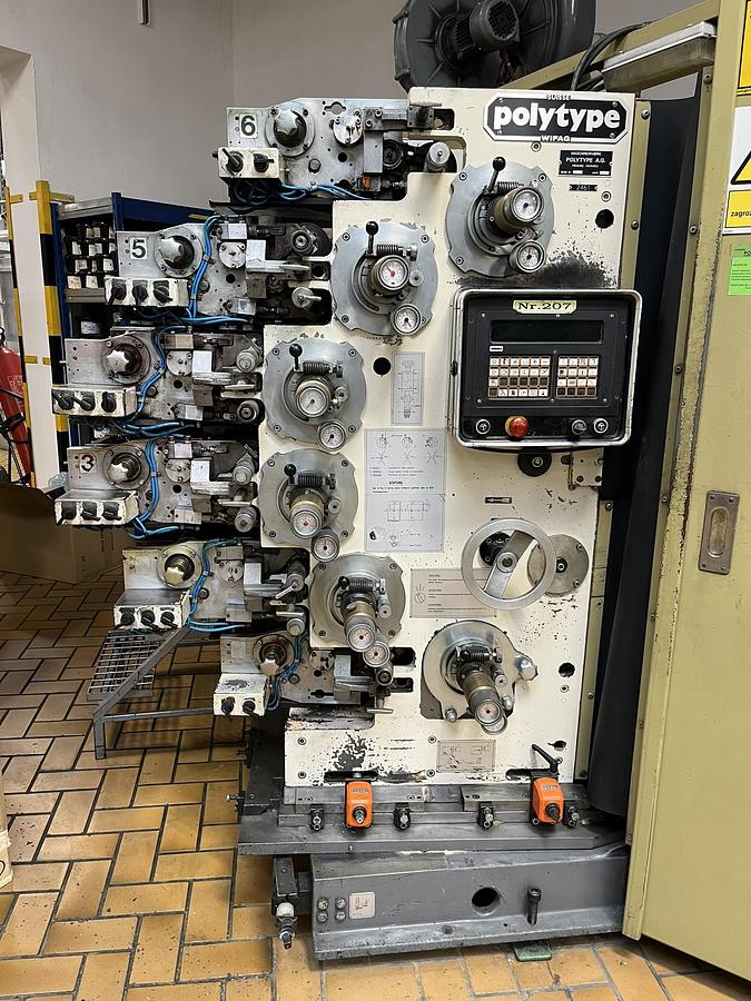 Máquina: POLYTYPE BDM 501, 6-Color Cup Printer