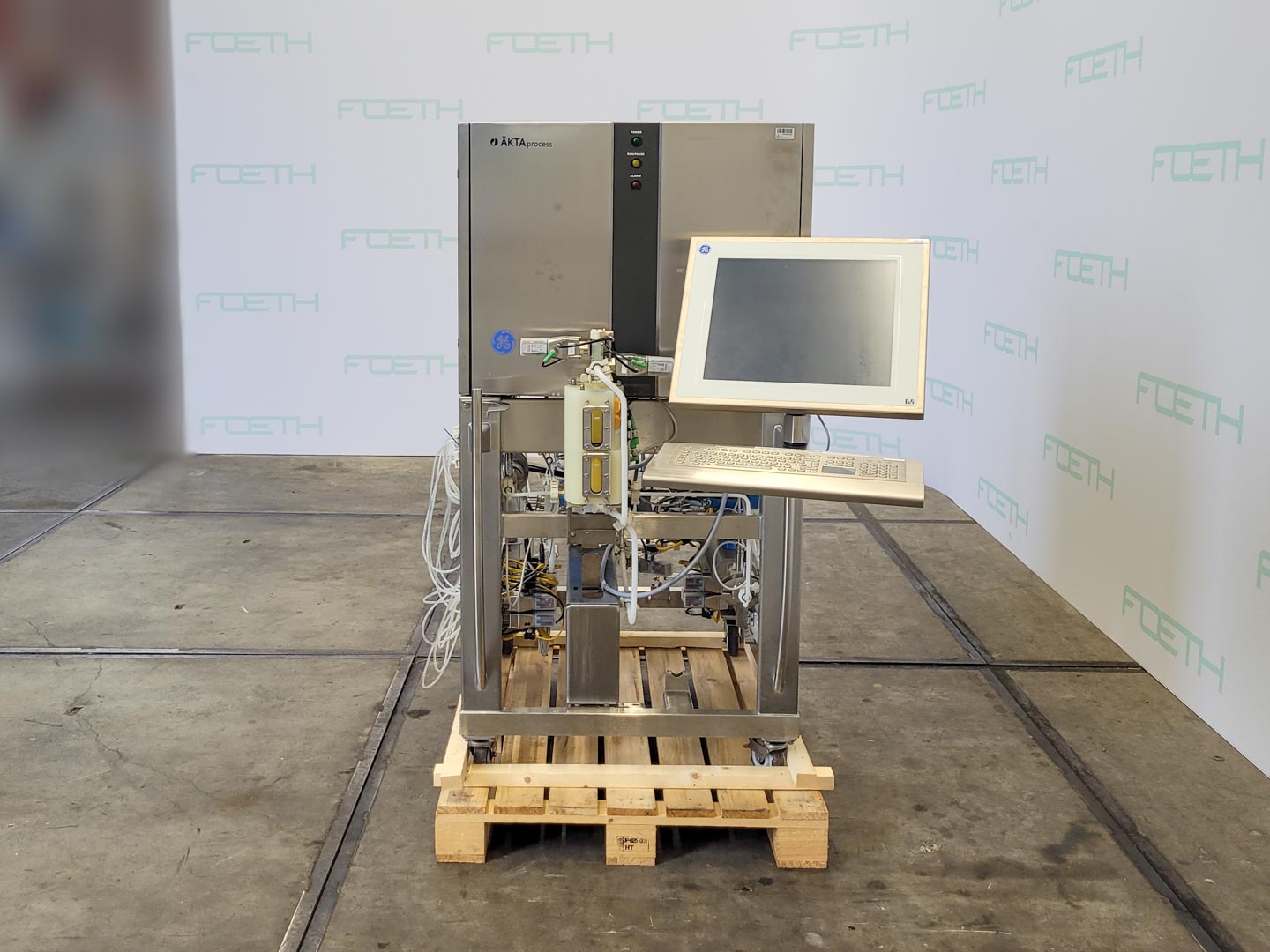 Máquina: AKTA PROCESS Isocratic HPLC - 