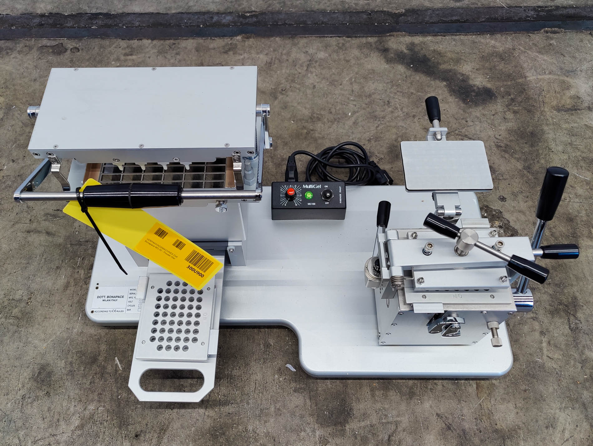 Máquina: DOTT. BONAPACE MC-50  Semi-auto 