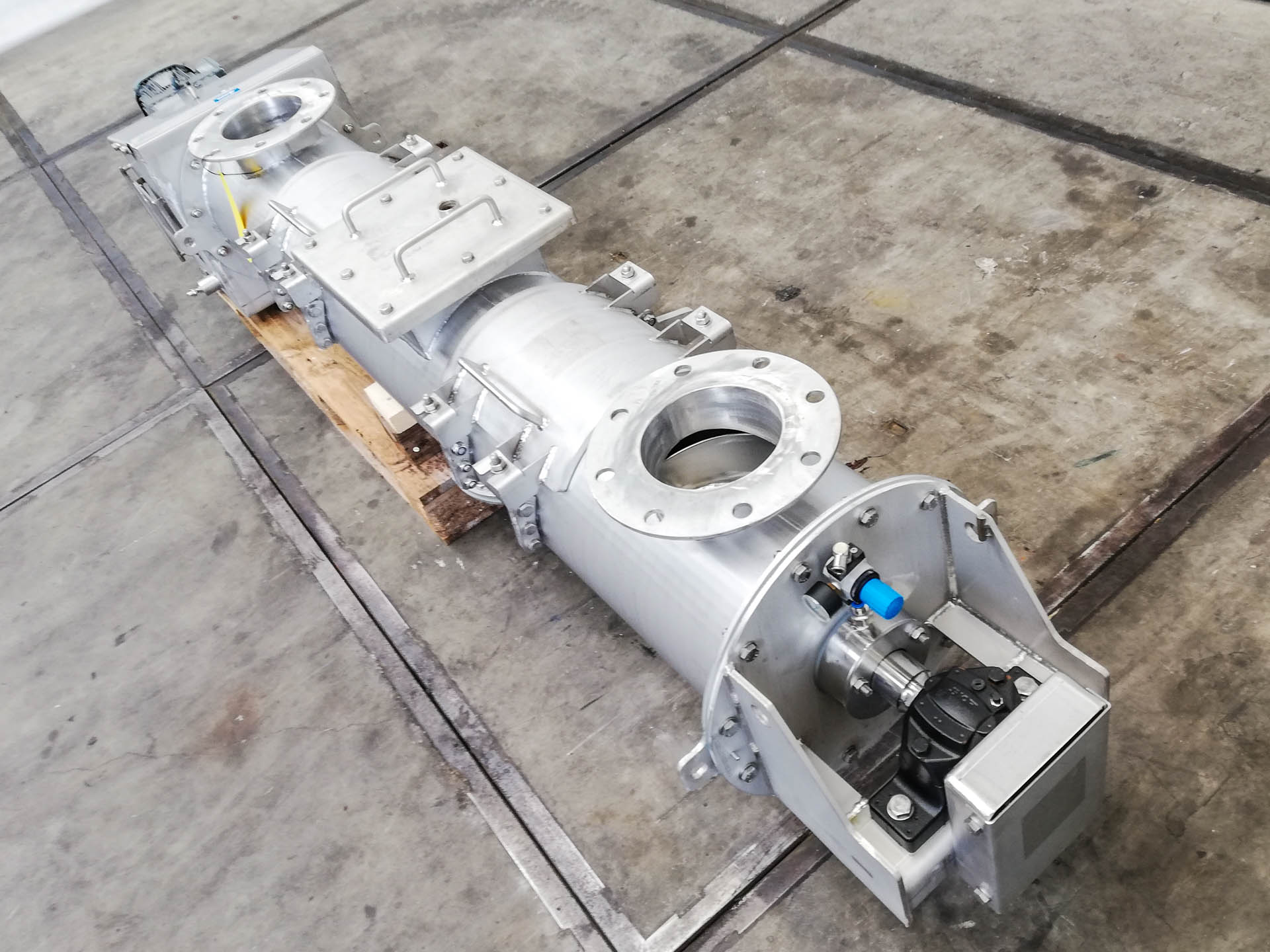 Machine: VAN TONGEREN screw conveyor l=1900mm d=