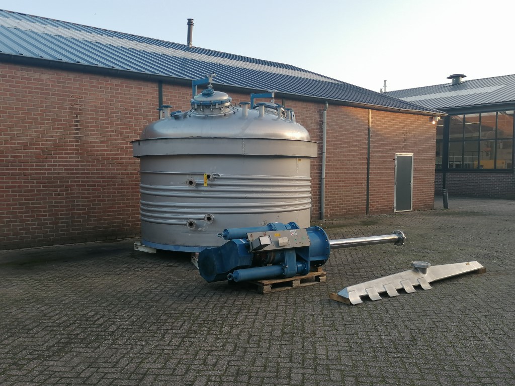 機械： CMR BREVETTI 16900 ltr - Nutsche filter