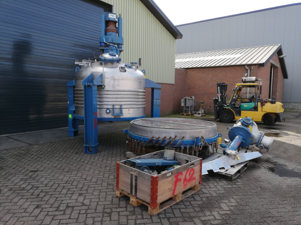 機械： CMR BREVETTI 5500 Ltr - Nutsche filter