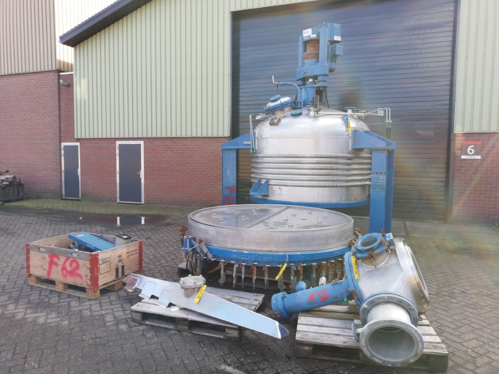 機械： CMR BREVETTI 5500 Ltr - Nutsche filter