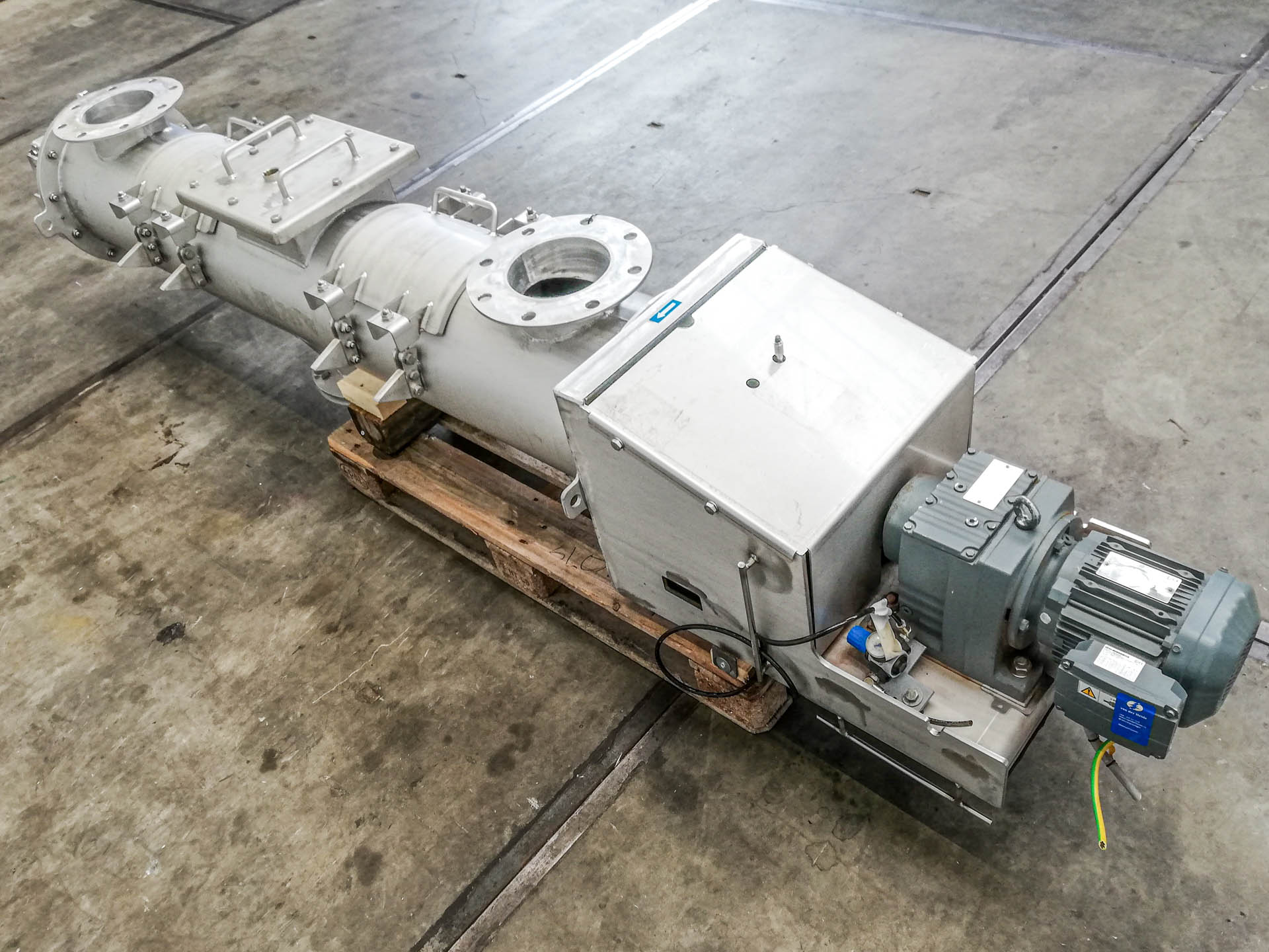 Máquina: VAN TONGEREN screw conveyor l=1900mm d=