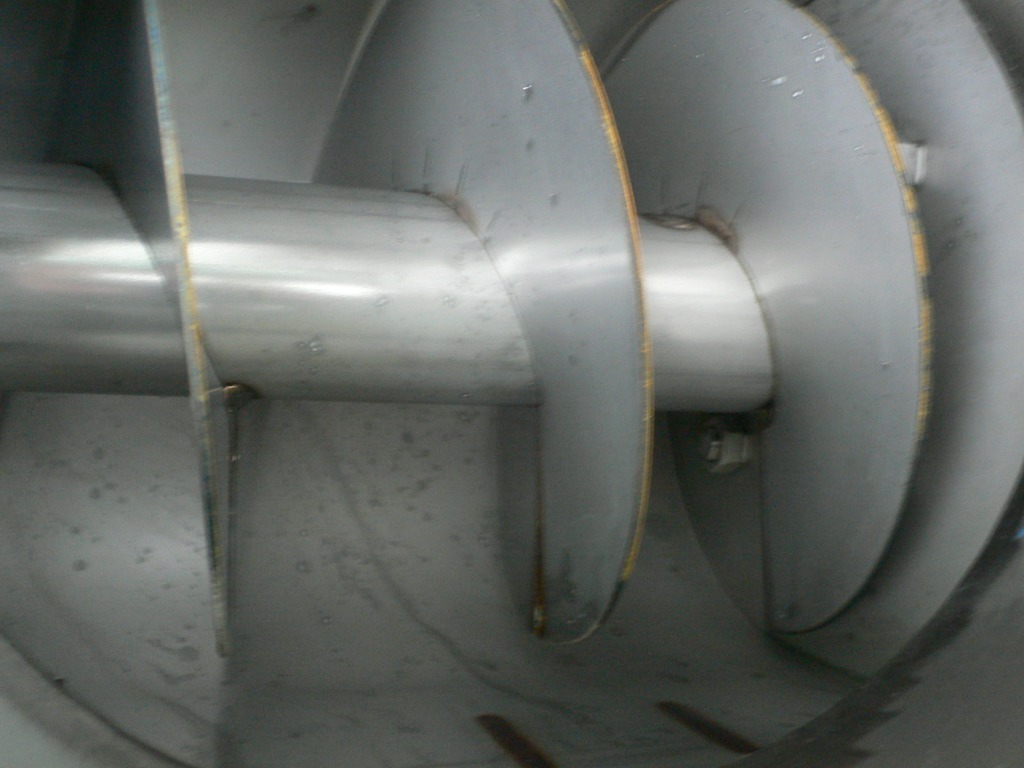 Maschine:  Inclined; L= 2.2 m   Horizontal screw conveyor Schmierstoffe und Öle