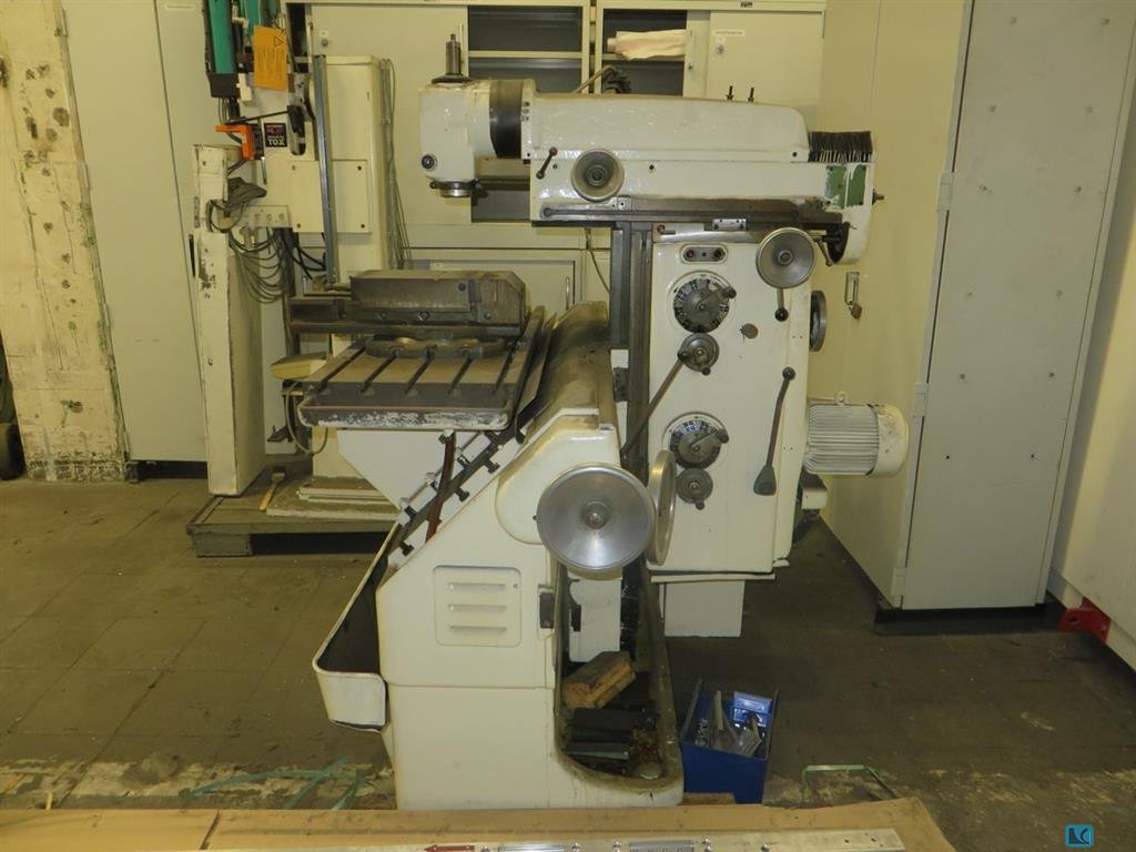 Máquina: DECKEL FP2 LB