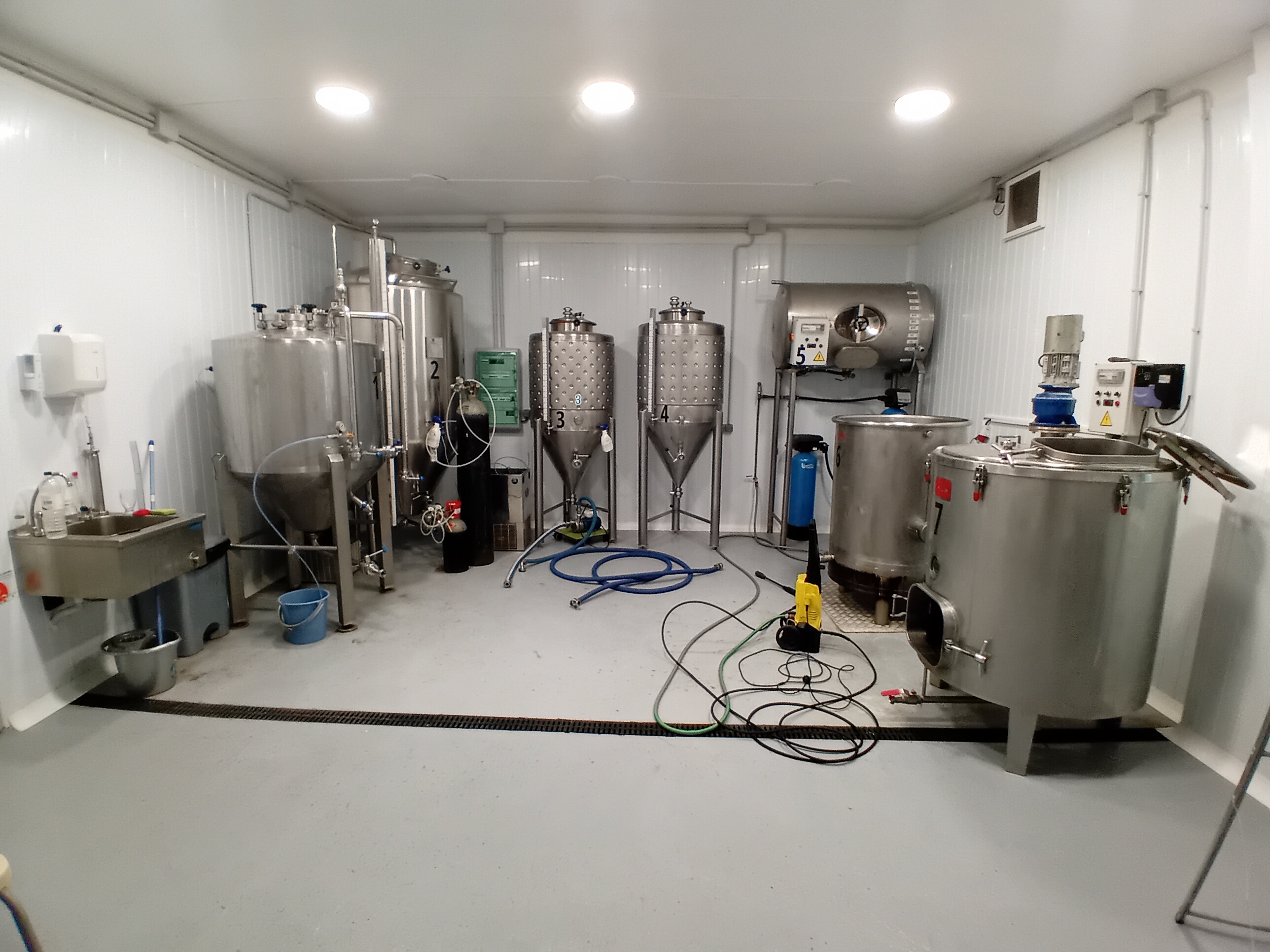Machine: CESPEDES Cerveza Artesana SL, etc