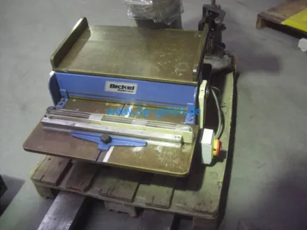 Bickel Bickel 30-50 Nut- und Perforiermaschinen – RESALE
