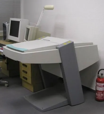 Linotype-Hell Topaz II Flachbettscanner – RESALE