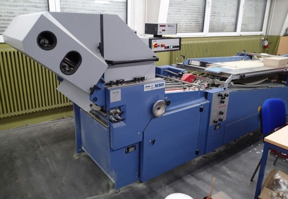 MBO Maschinenbau Oppenweiler Binder GmbH T 700-4-R Falzmaschinen