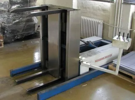 Schneider Senator / Grafitukko Oy Rotek 900 Stapelwender – RESALE