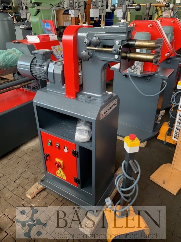 AK-BEND AKM 125 motor. Sickenmaschine