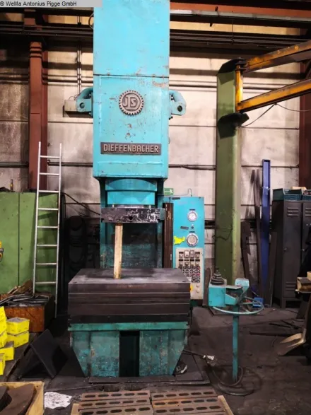 Dieffenbacher DE 320 A Einständerpresse - Hydraulisch – RESALE