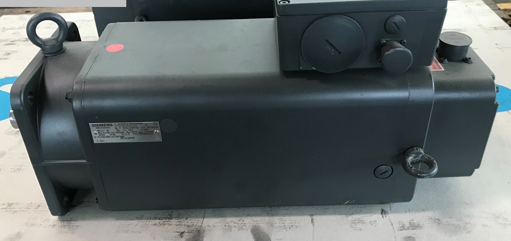 SIEMENS 1FT5106-0AC01-2-Z Motor