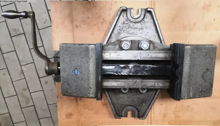 Röhm UZ Gr. 4 Schraubstock – RESALE