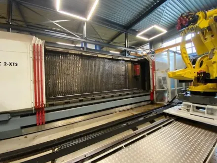 Axa VHC-2-5000 XTS CNC - FahrstÃ¤nder-Bearbeitungszentrum – RESALE