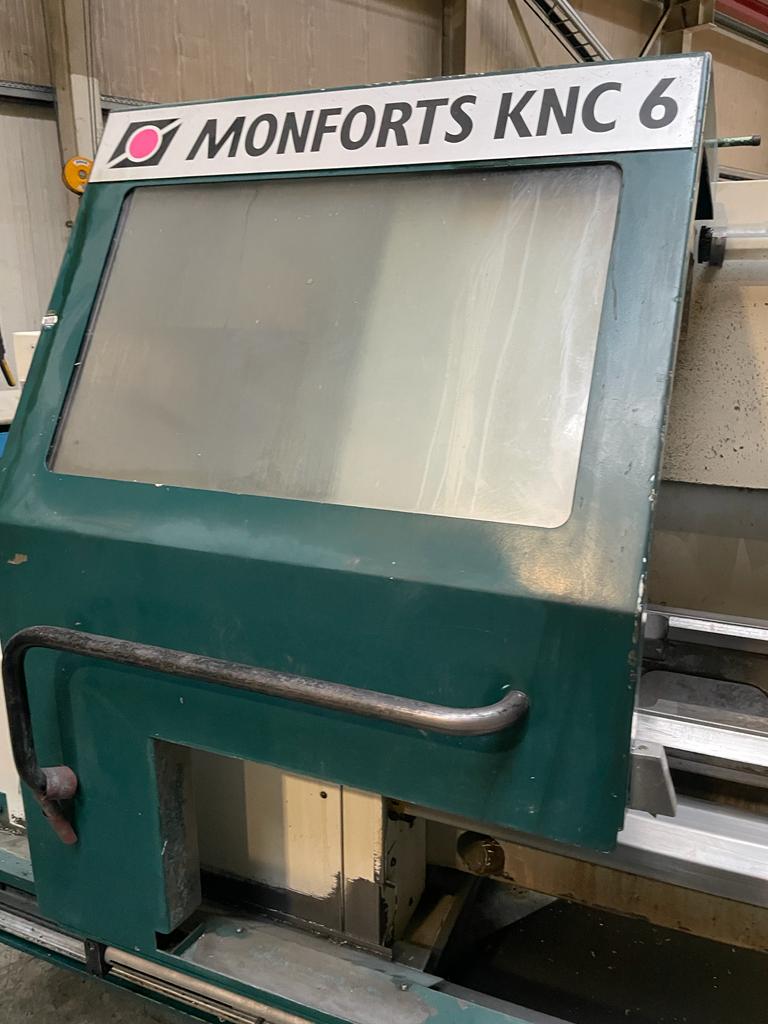 MONFORTS KNC 6 - 3000 Drehmaschine - zyklengesteuert