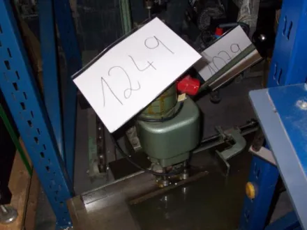 Hang 1360 Papierbohrmaschine – RESALE