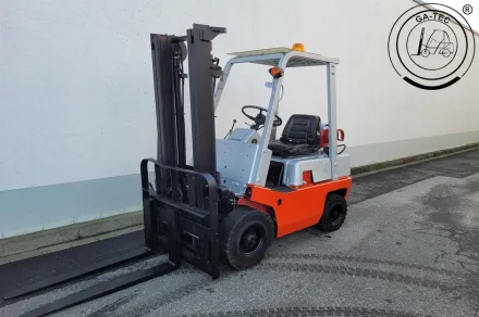 Nissan FO1 A15U Treibgasstapler – RESALE