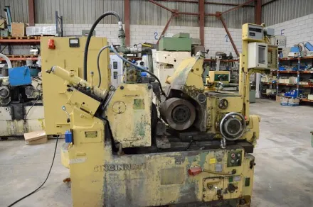 Cincinnati 2M2 Spitzenlosschleifmaschinen – RESALE