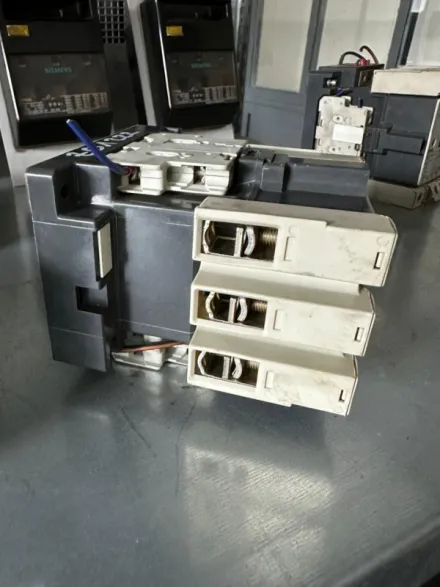 Siemens 3TF47 22-0AL2 Schütz Ersatzteile – RESALE