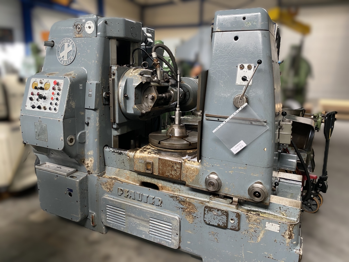 PFAUTER P 630 Zahnrad-Abwälzfräsmaschine - vertikal