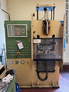 Wickert 1600, 400 x 400 Vulkanisierpresse – RESALE