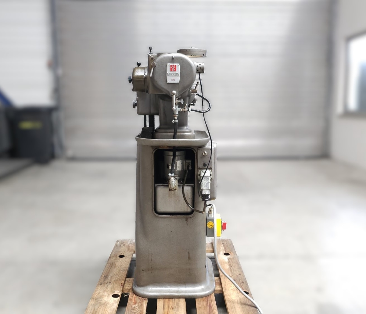 MIKRON 121 Wälzfräserschärfmaschine