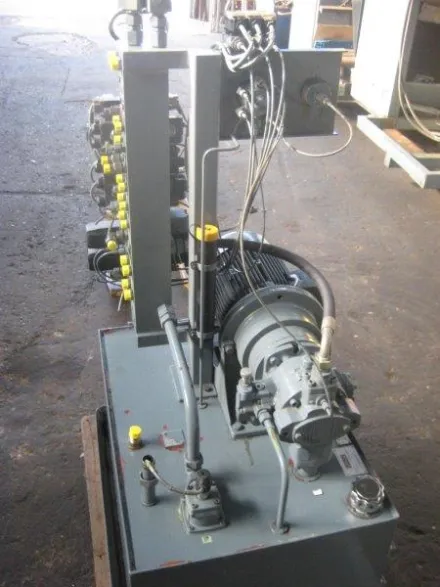 Universal Hydraulik Hydraulikaggregat – RESALE