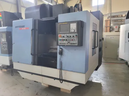 Doosan NM 410 Vertikales -Bearbeitungszentrum – RESALE