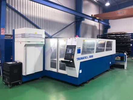 Trumpf TRUMATIC L3050 Laserschneidmaschine (CO2) – RESALE