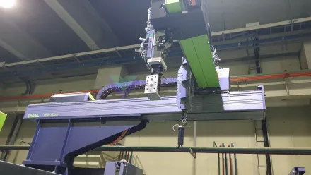 Engel VIPER 12 PRO Kartesischer Roboter – RESALE