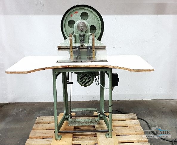 Kolbus EP (275) Corner Pulling Machine