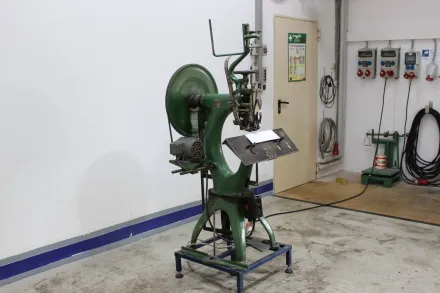 Polygraph 103 Wire Stitching Machine<br/><br/> – RESALE