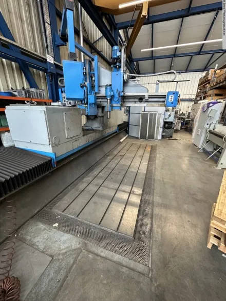 Aschersleben SFBE 1100/4000 Führungsbahnenschleifm. - Fahrständer – RESALE