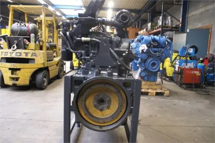 Komatsu SA6D125 E2 Motoren – RESALE