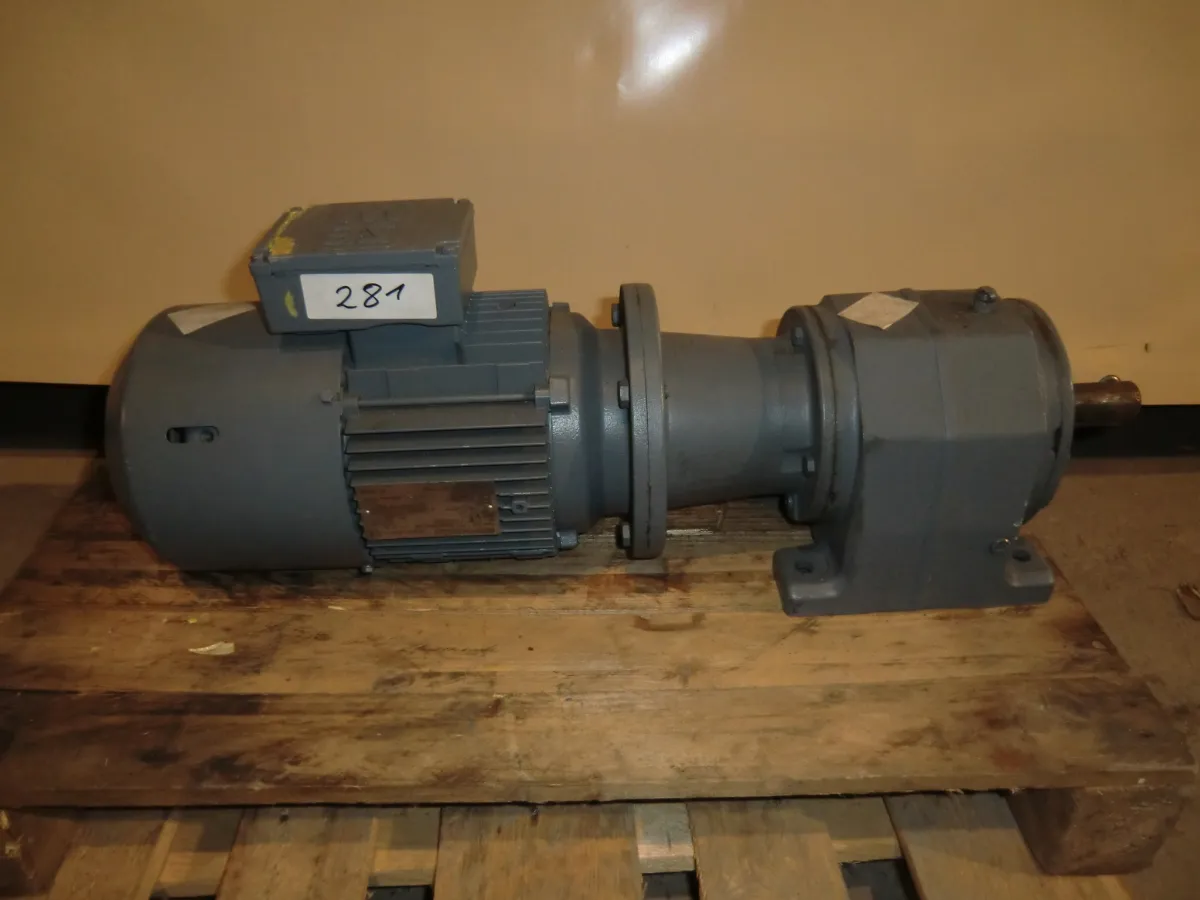 SEW USOCOME Getriebemotor 1,5 kW, 61 U/min