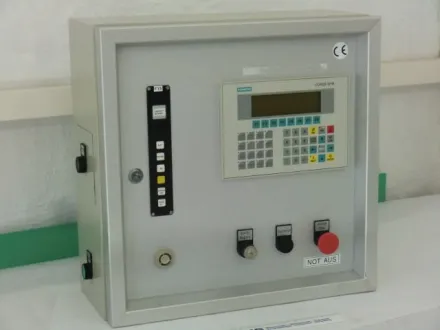 Siemens Operator Panel mit Kompaktschaltschrank – RESALE