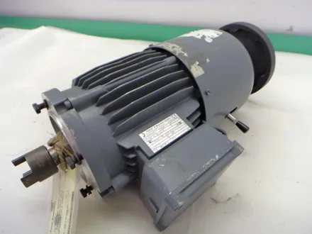 Elektromotor mit Bremse 1,5 kW, 2820 U/min – RESALE