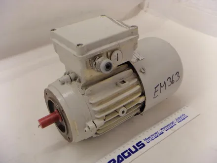 Elektromotor mit Bremse 0,18 kW, 670 U/min – RESALE