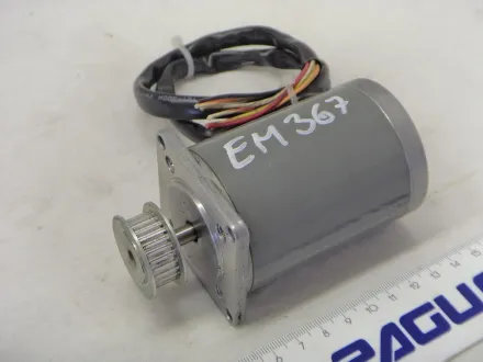 Schrittmotor 103-715-67 – RESALE